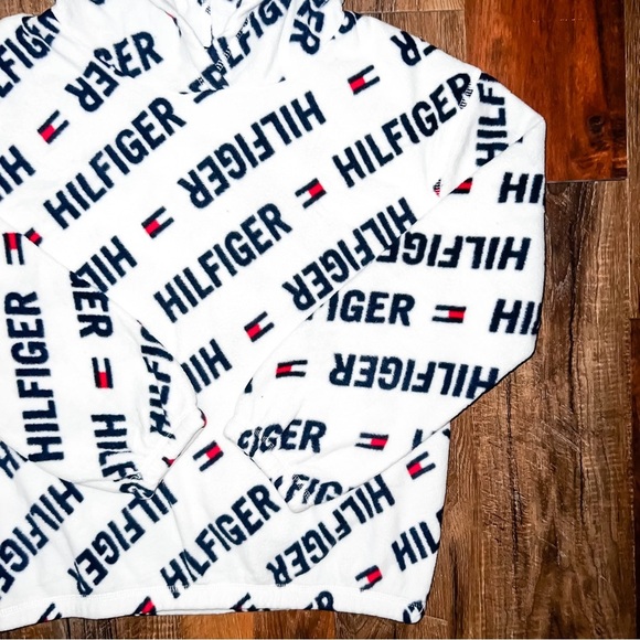 Tommy Hilfiger | Girls Sport Popover Hoodie | XL (16) - Picture 3 of 8